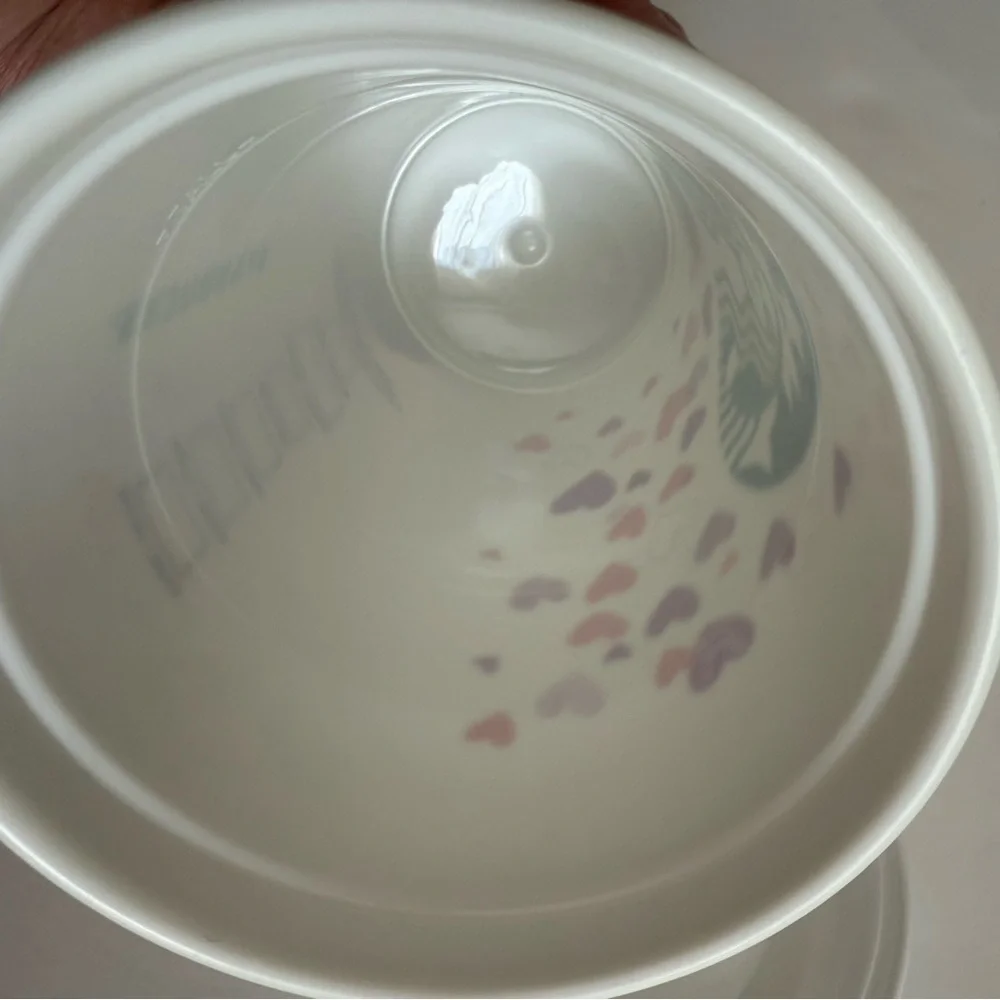 Starbucks 2022 Valentines 16 0z reusable cup with color changing hearts
